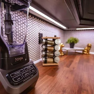 https://king-bed-free-parking-bbq-fire-pit-arcade.hotels-in-pittsburgh.com